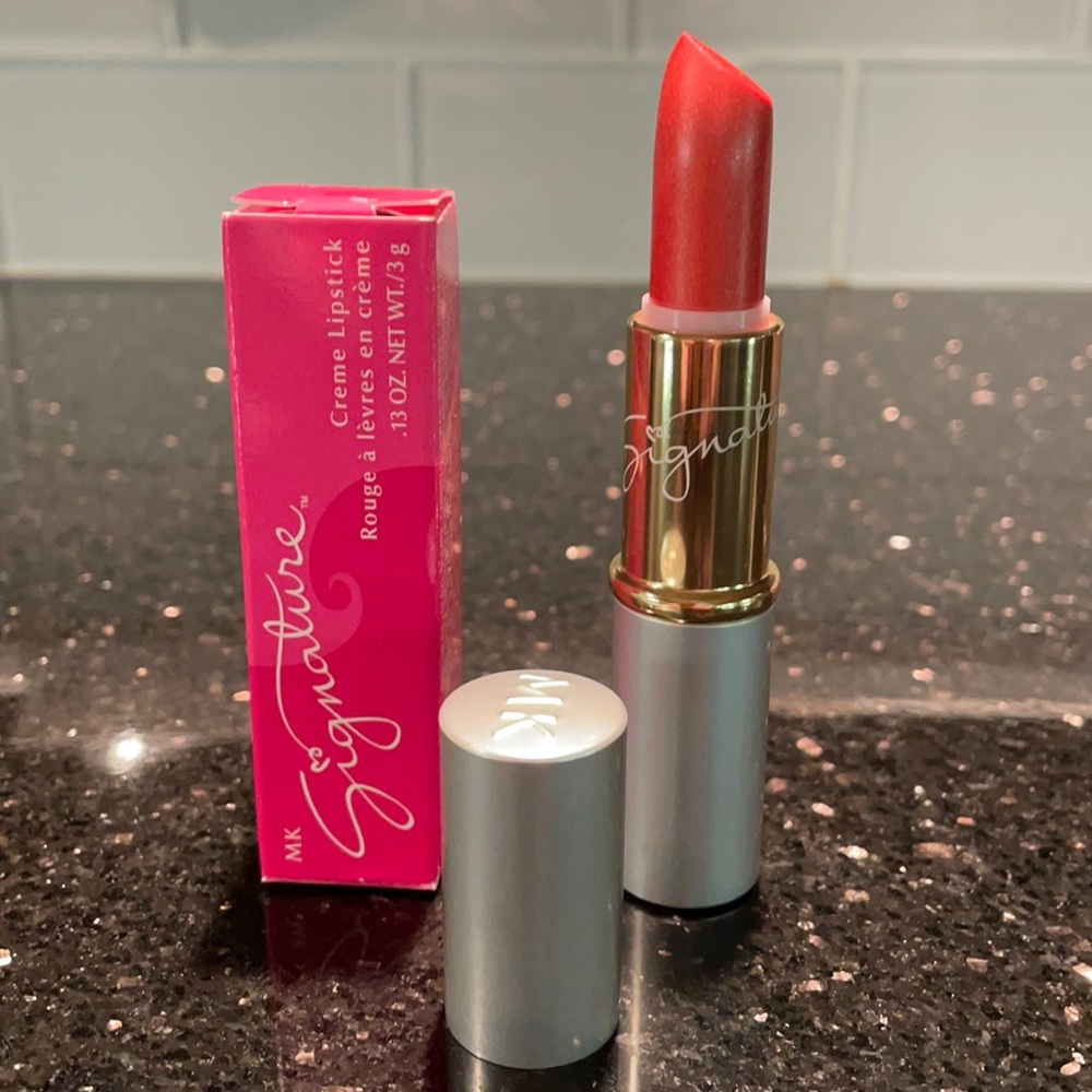 Marykay Way, Lipstick in Sunburst.